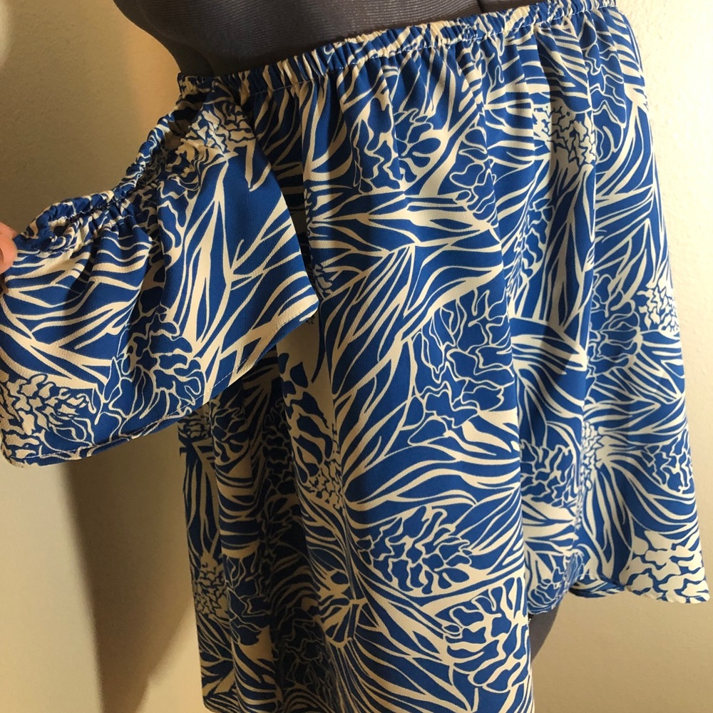 NWT HAWAIIAN PRINT OFF THE SHOULDER TOP